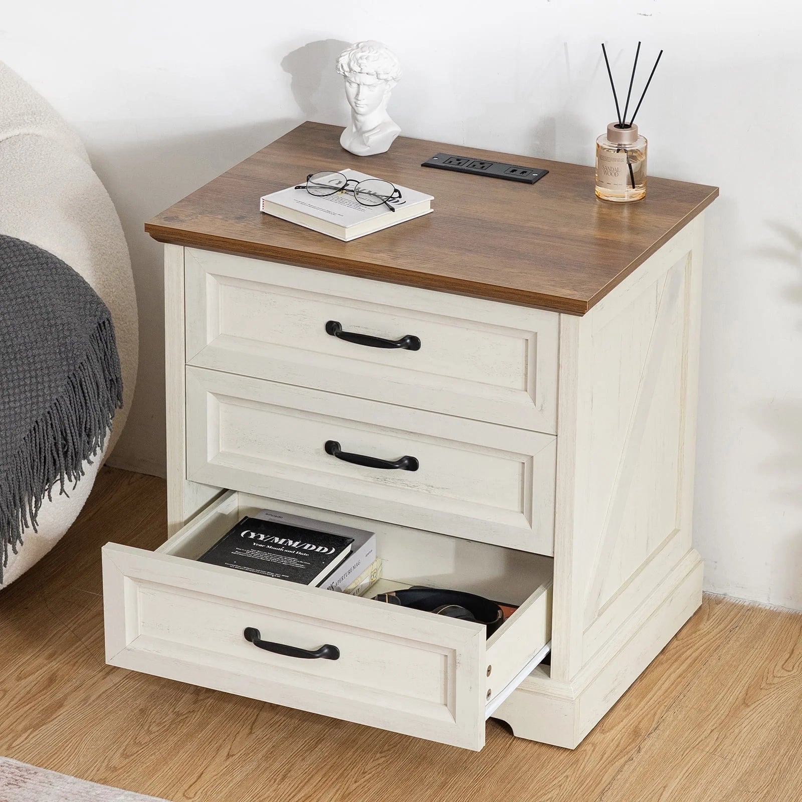 Hommpa Farmhouse 3 Drawers Nightstand with Charging Station, Rustic Wood Night Stand with Drawers for Bedroom, Vintage Bedside Table Small Dresser Chest of Drawers for Living Room, White